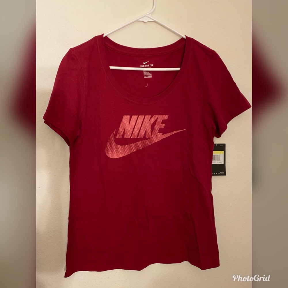Nike womens active T-shirt